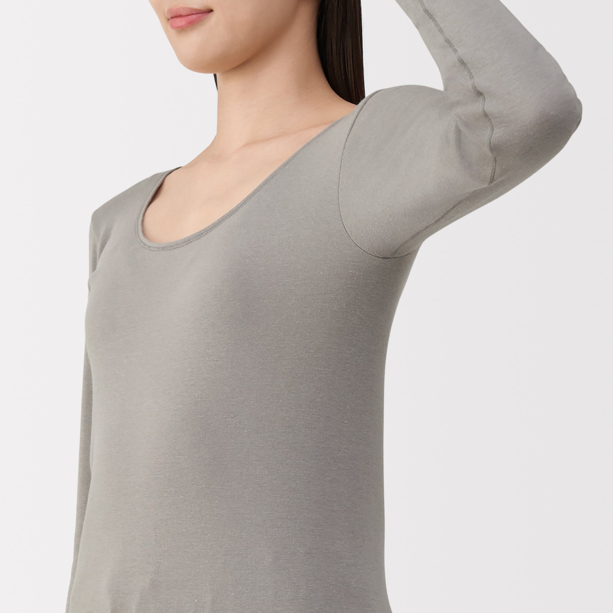 Warm Cotton U-Neck T-Shirt - Image 40