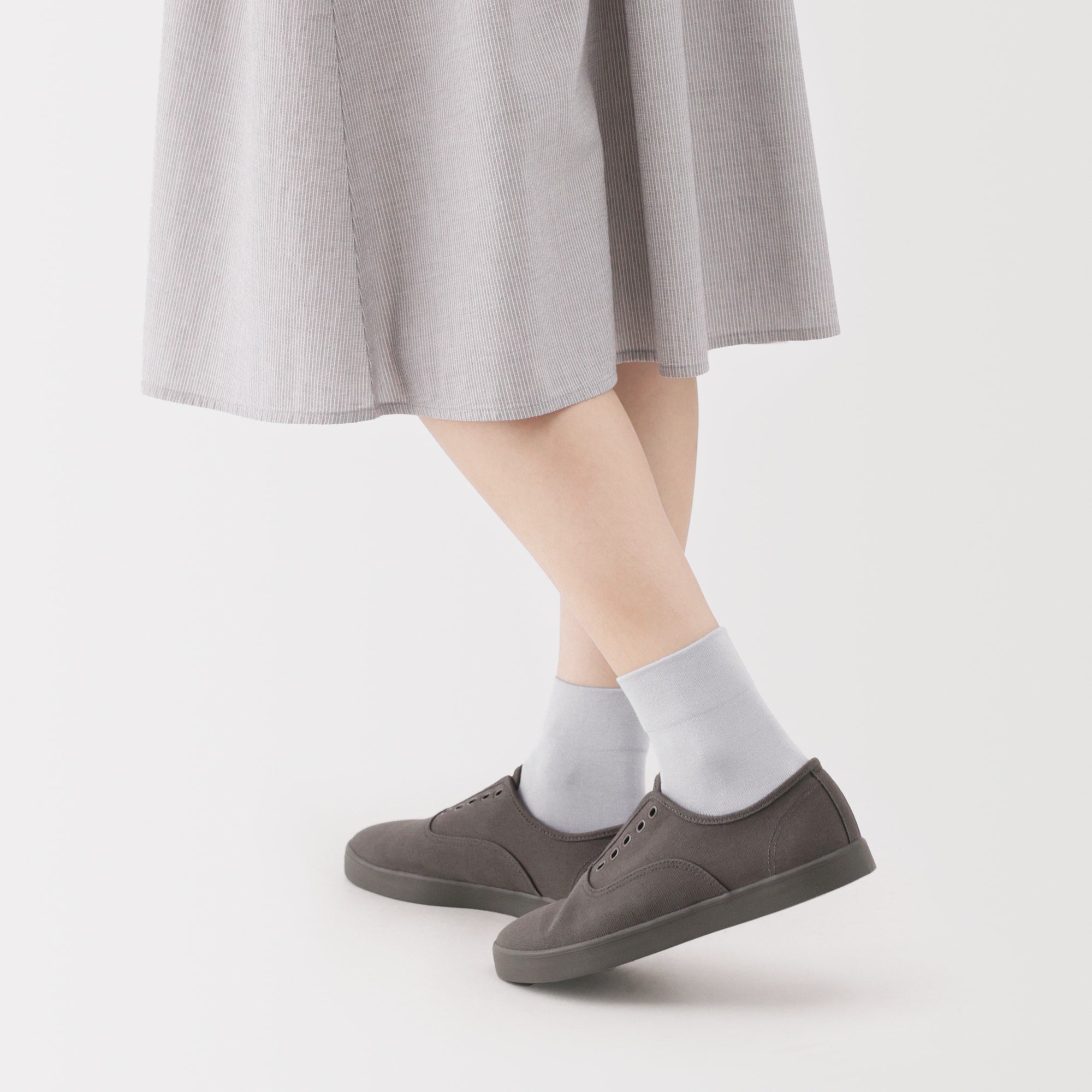 Loose Top Short Socks - Image 8
