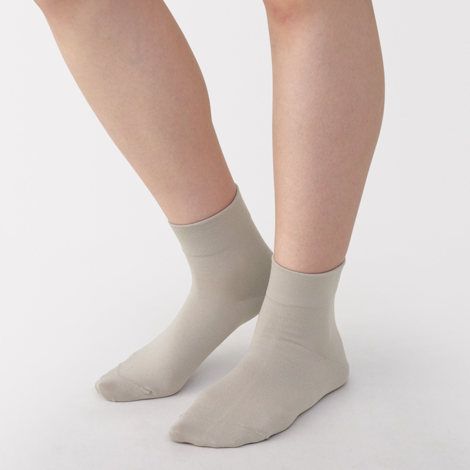 Loose Top Short Socks - Image 10
