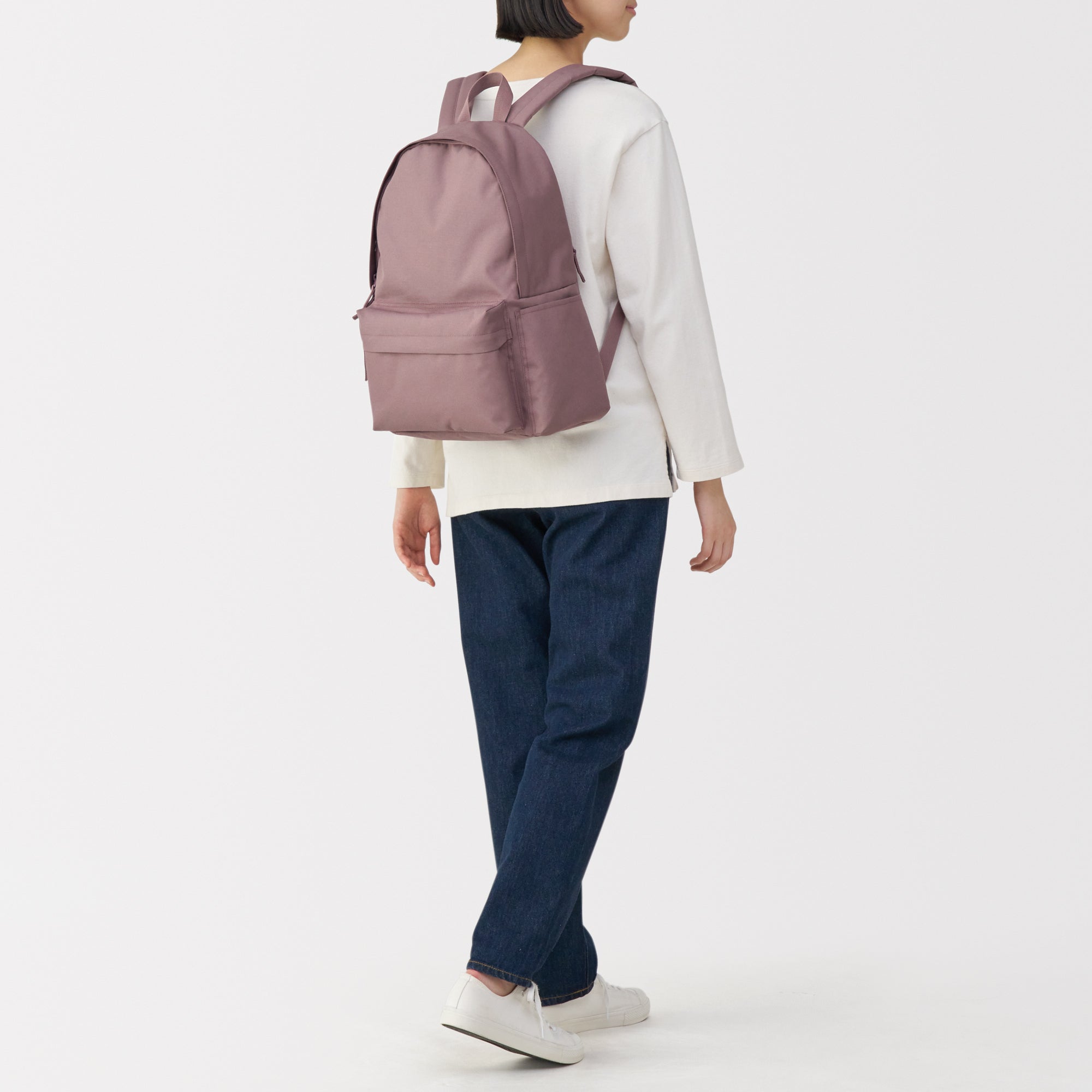 Less Tiring Water Repellent Backpack - Image 10