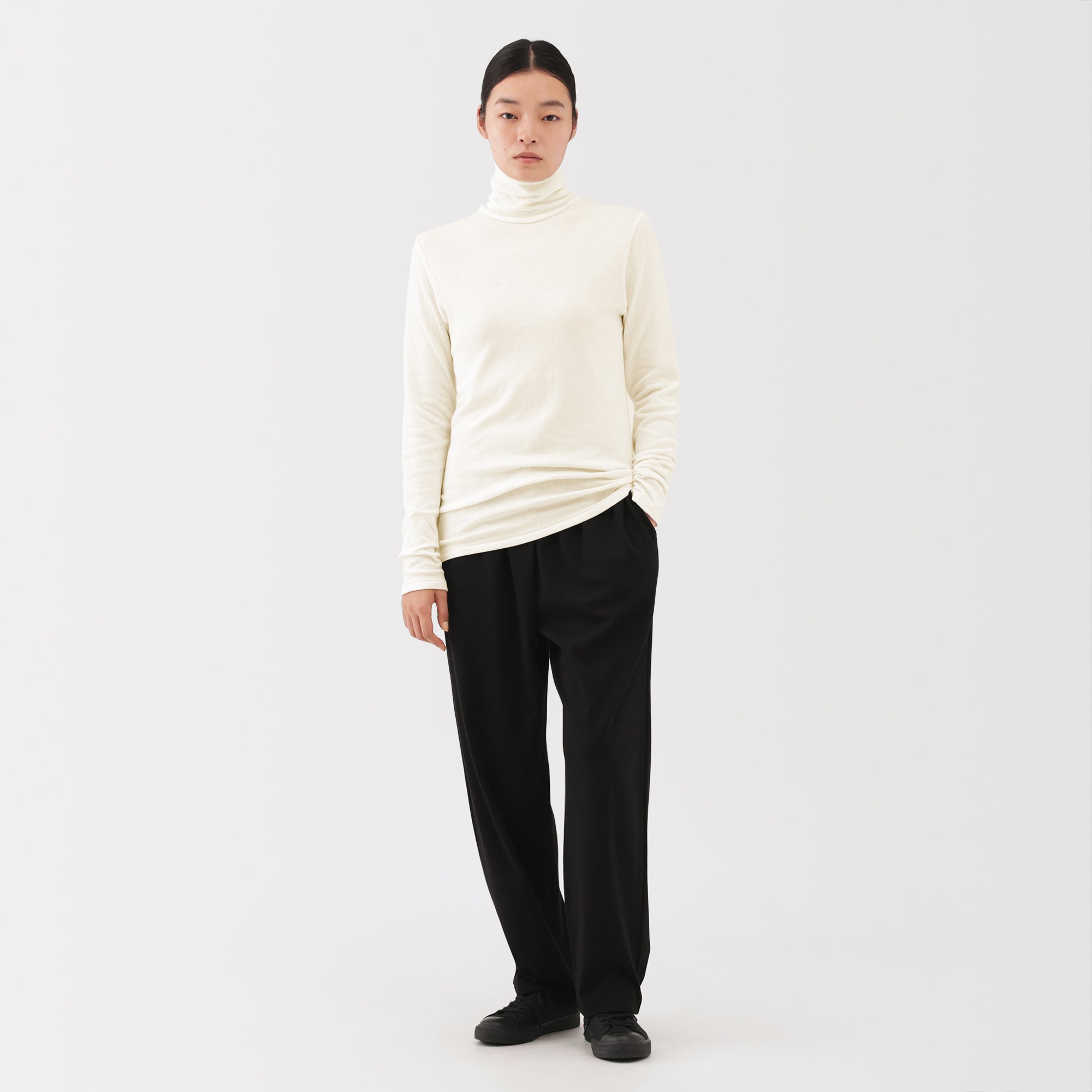 Labo Cotton Cashmere Turtleneck T-Shirt - Image 13