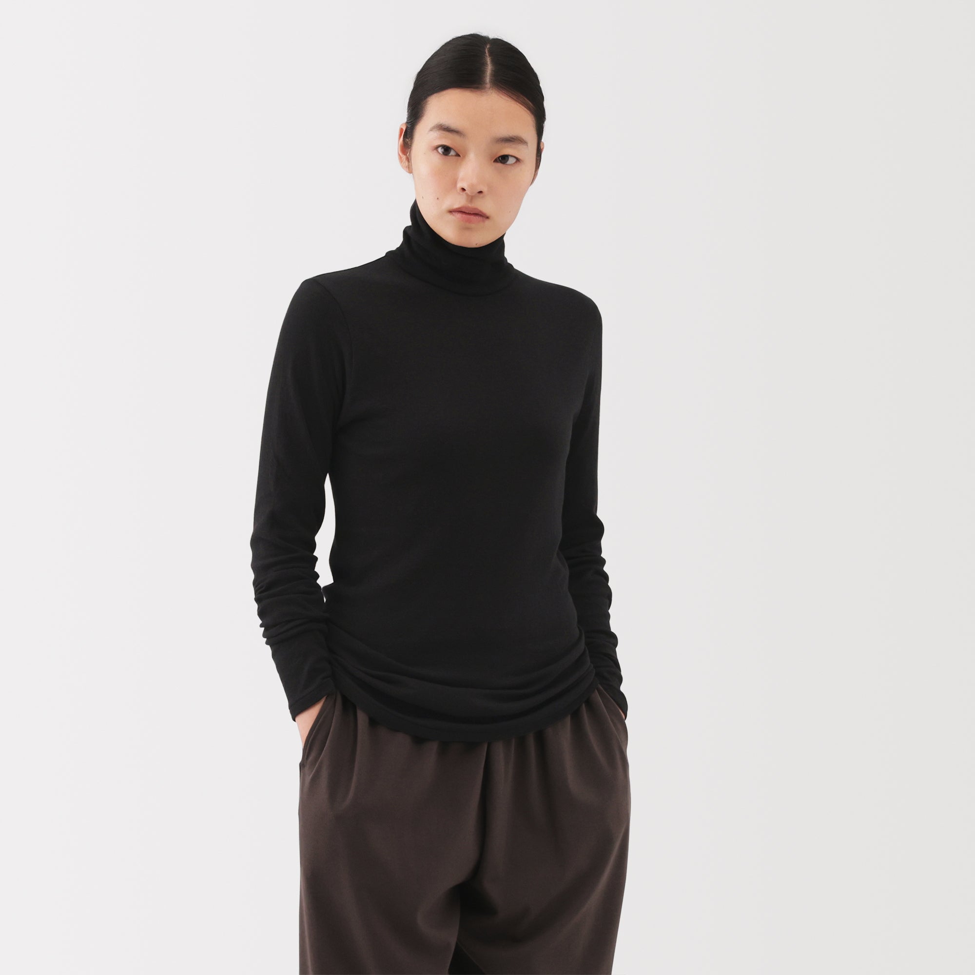 Labo Cotton Cashmere Turtleneck T-Shirt - Image 22