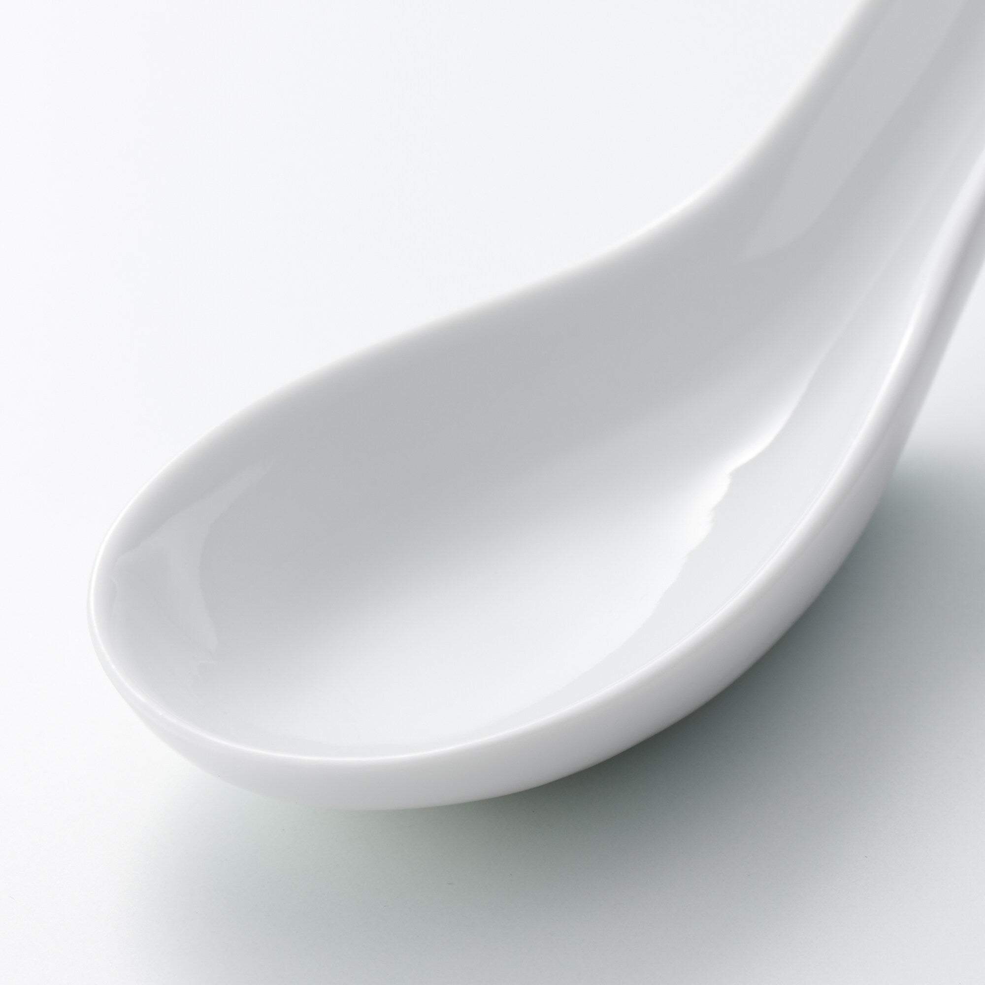 White Porcelain Chinese Spoon - Image 5