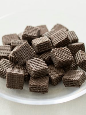 Small Cocoa Wafers with Vanilla Cream