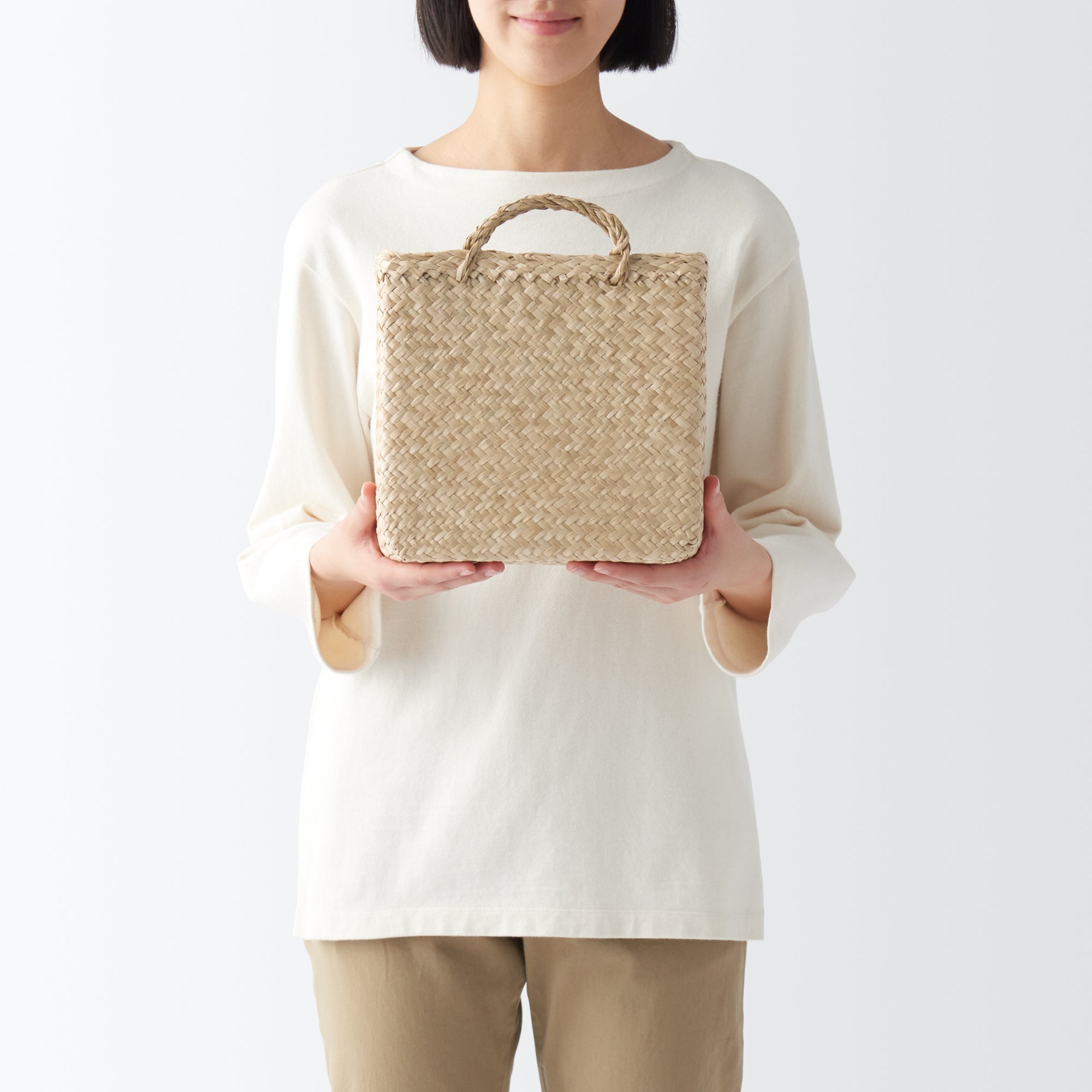 Seagrass Herringbone Basket with Handle - Small (W9.8 x D4.9 x H9.4) - Image 2