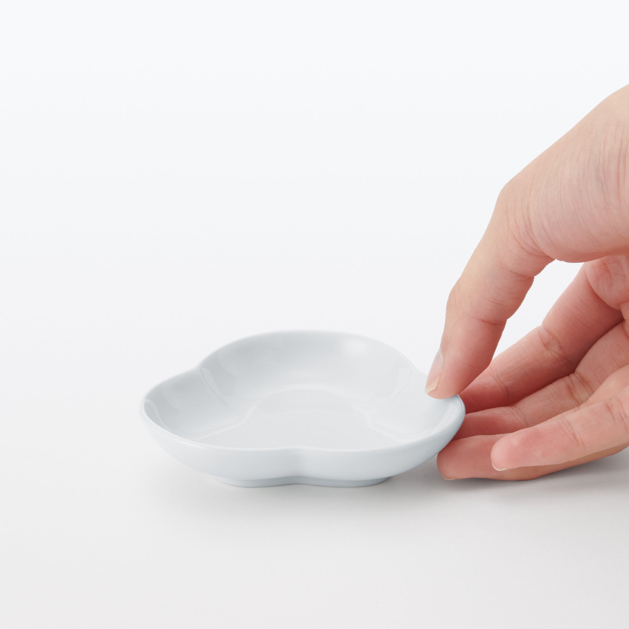 Hasami Ware Lucky Small Plate - Pine - White - Image 6