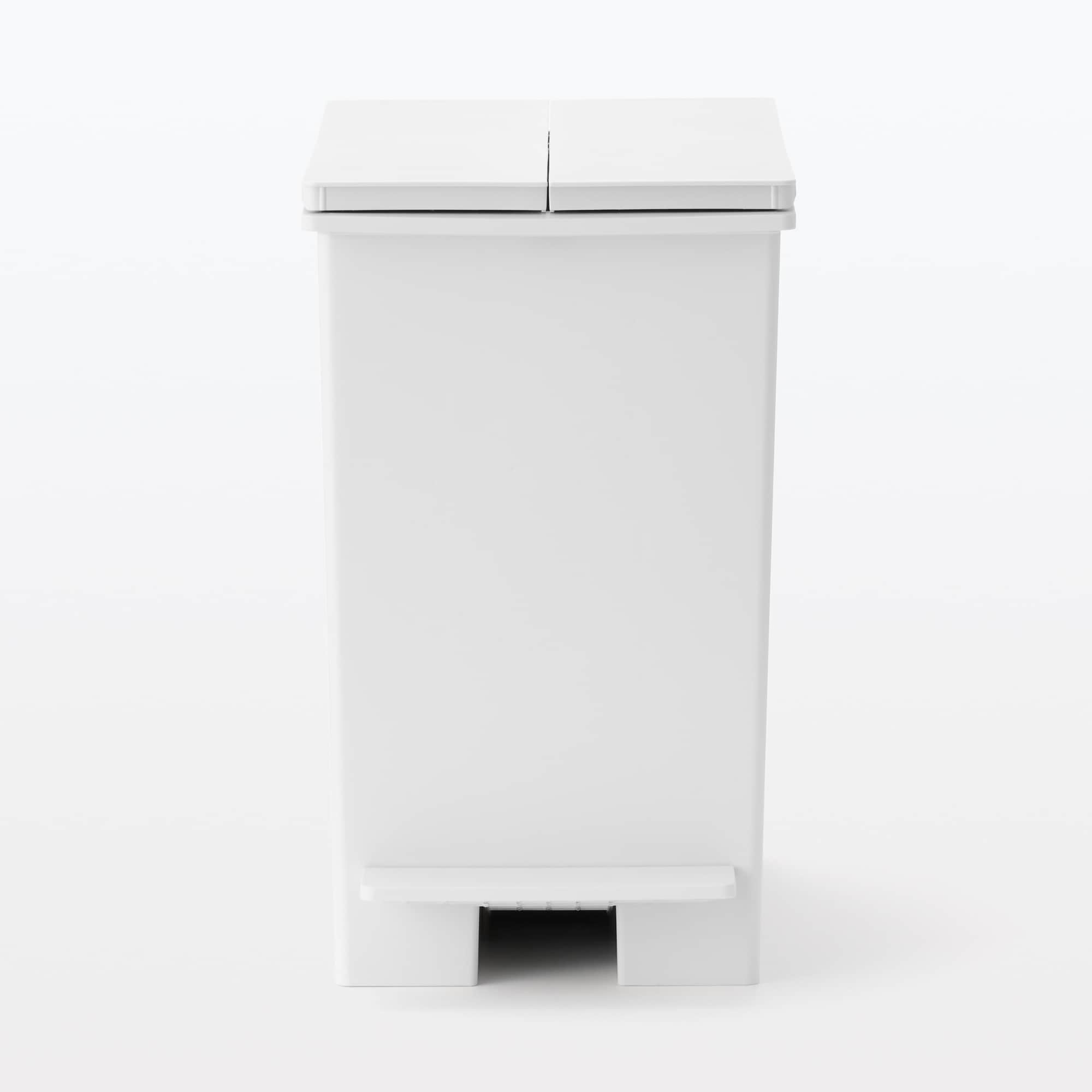 Polypropylene Pedal Dust Bin with Double-Hinged Lid - 5.6 gal - Image 3