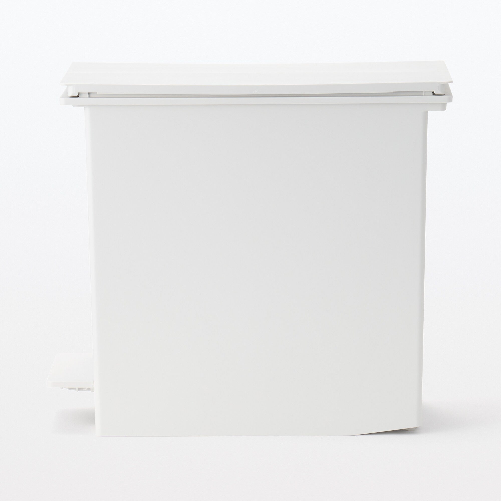 Polypropylene Pedal Dust Bin with Double-Hinged Lid - 5.6 gal - Image 4