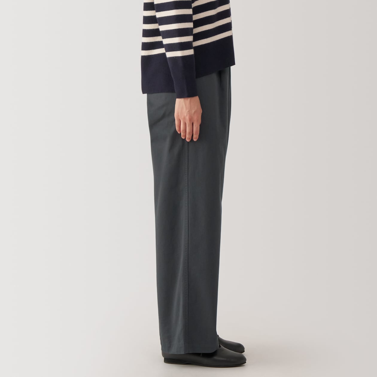 Women's Slub Yarn Chino Darted Wide Pants - Image 5
