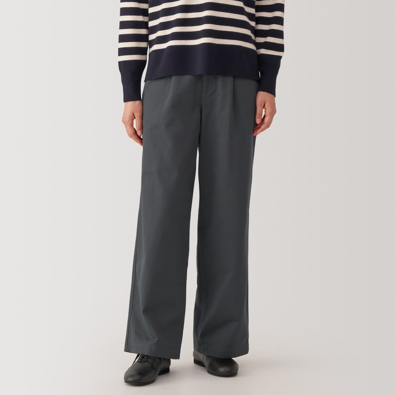Women's Slub Yarn Chino Darted Wide Pants - Image 3