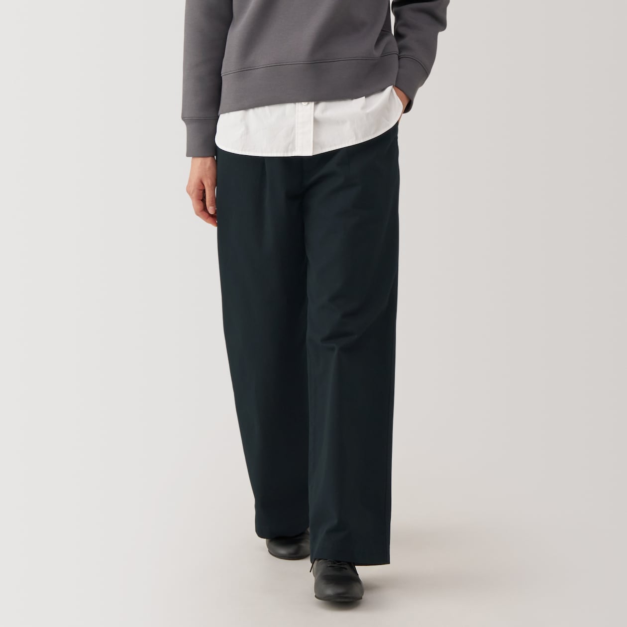 Women's Slub Yarn Chino Darted Wide Pants - Image 30