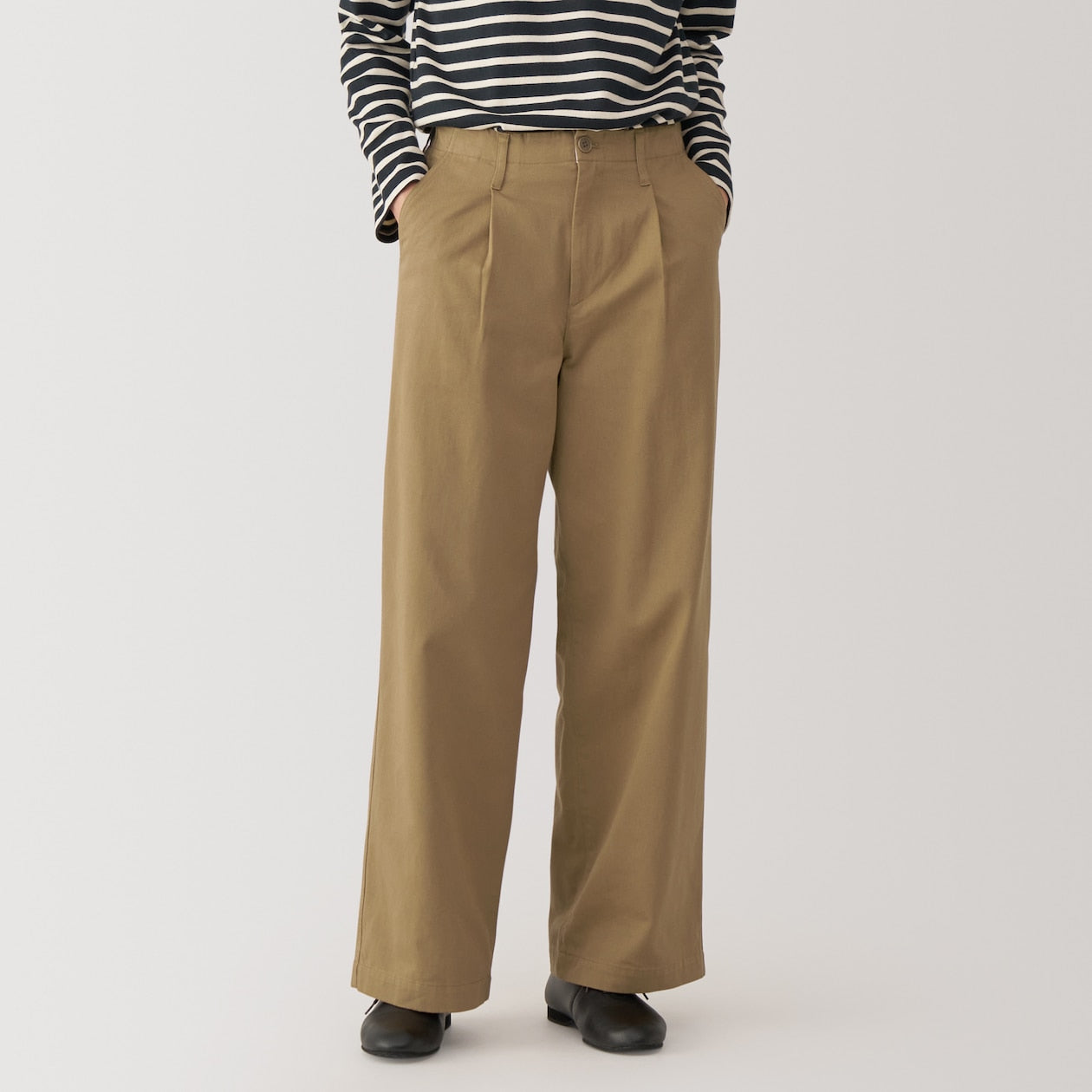 Women's Slub Yarn Chino Darted Wide Pants - Image 12