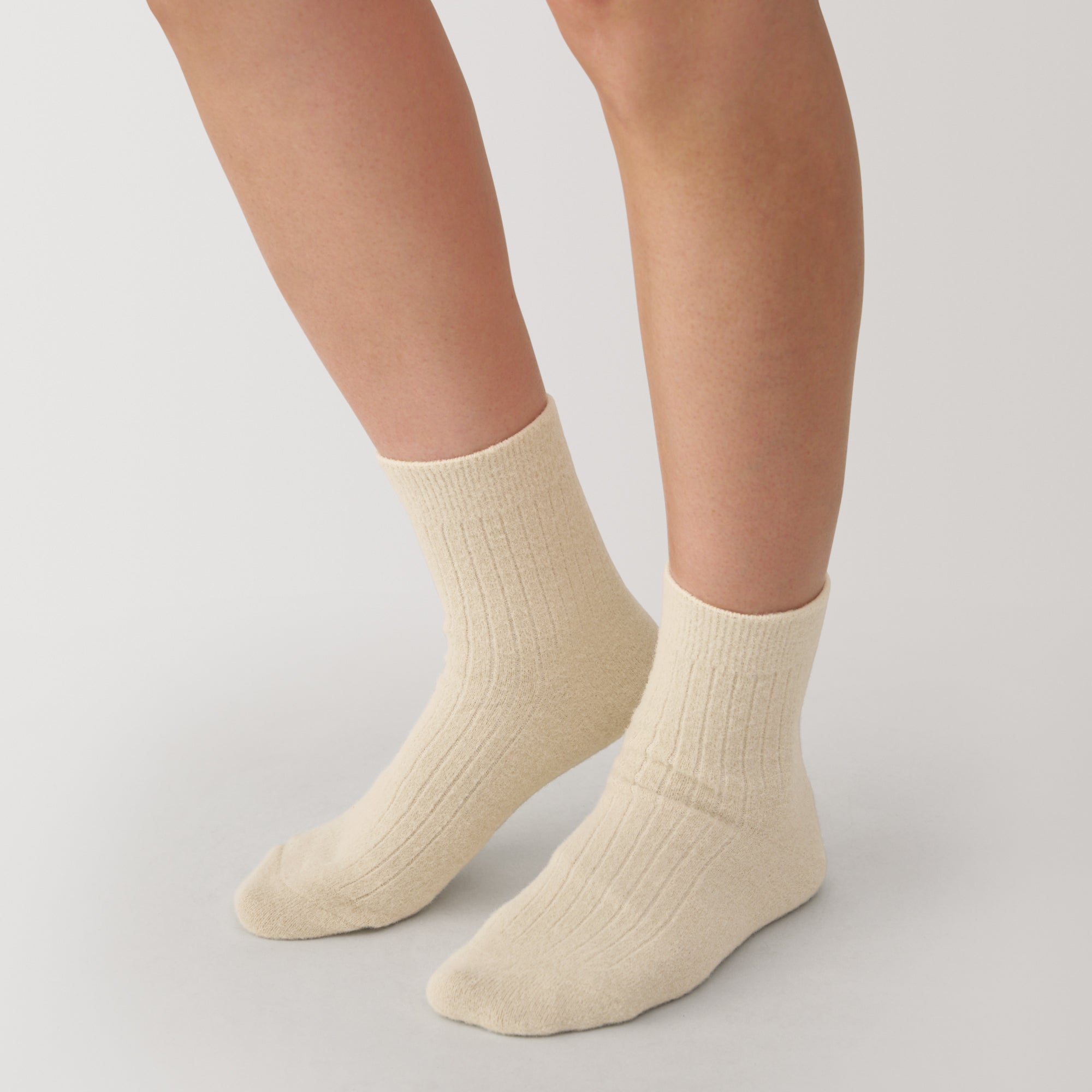 Right Angle Loose Top Short Socks - Image 7