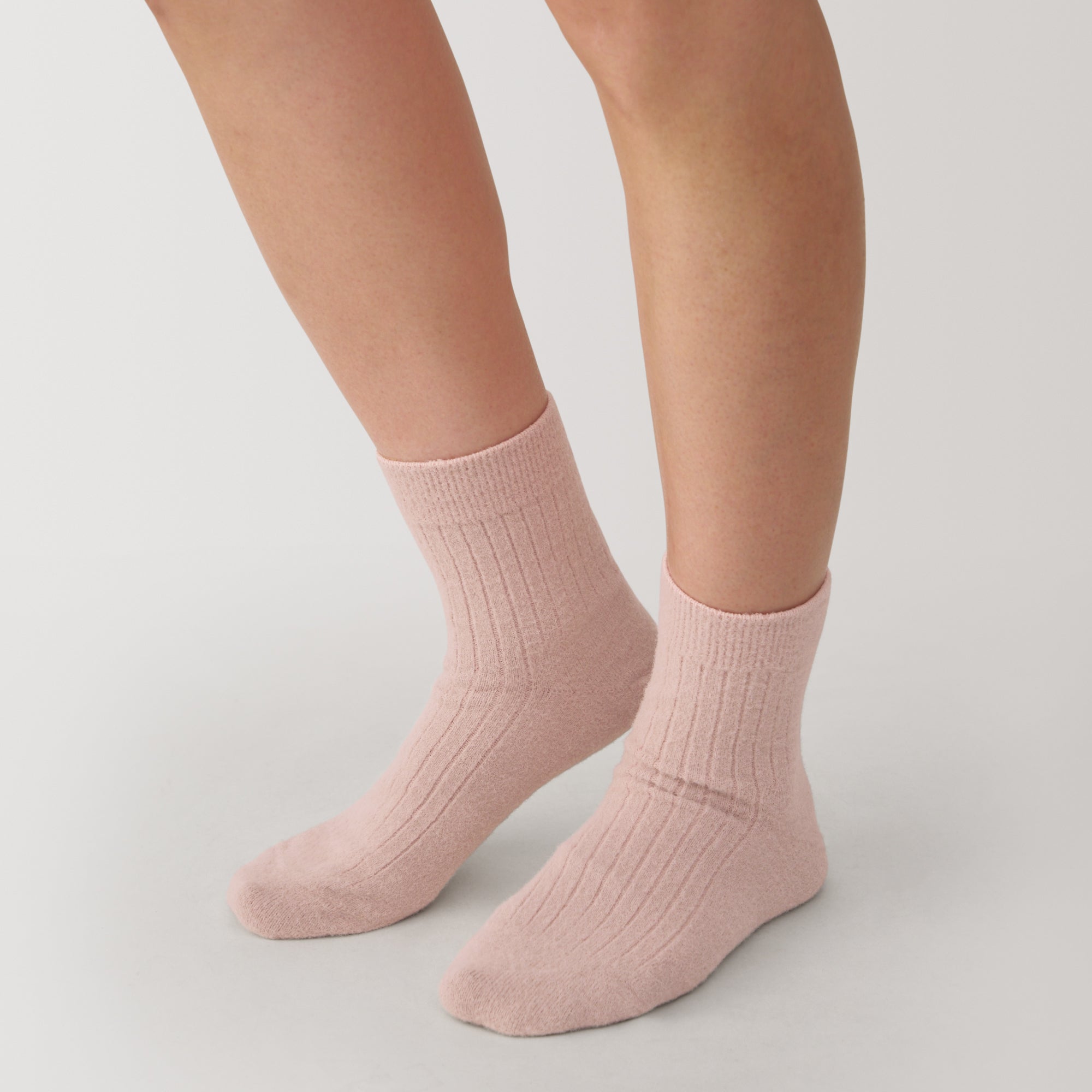 Right Angle Loose Top Short Socks - Image 9