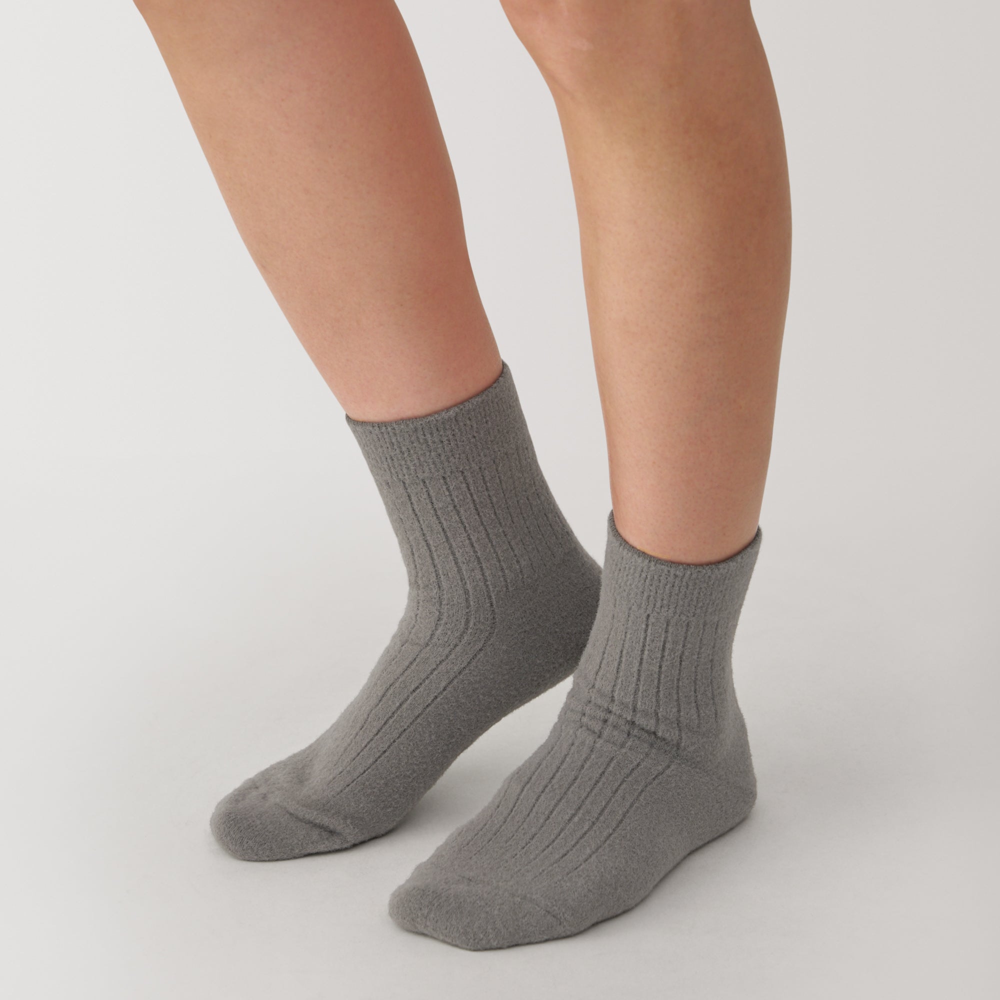 Right Angle Loose Top Short Socks