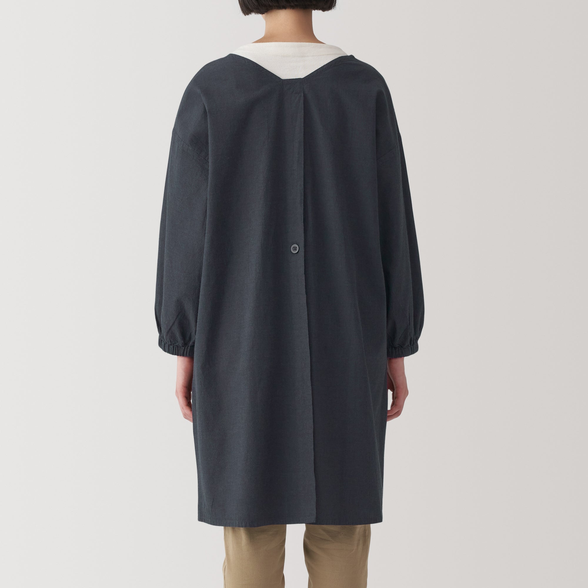 Easy Fit Long Sleeve Apron - Dark Gray - Image 3