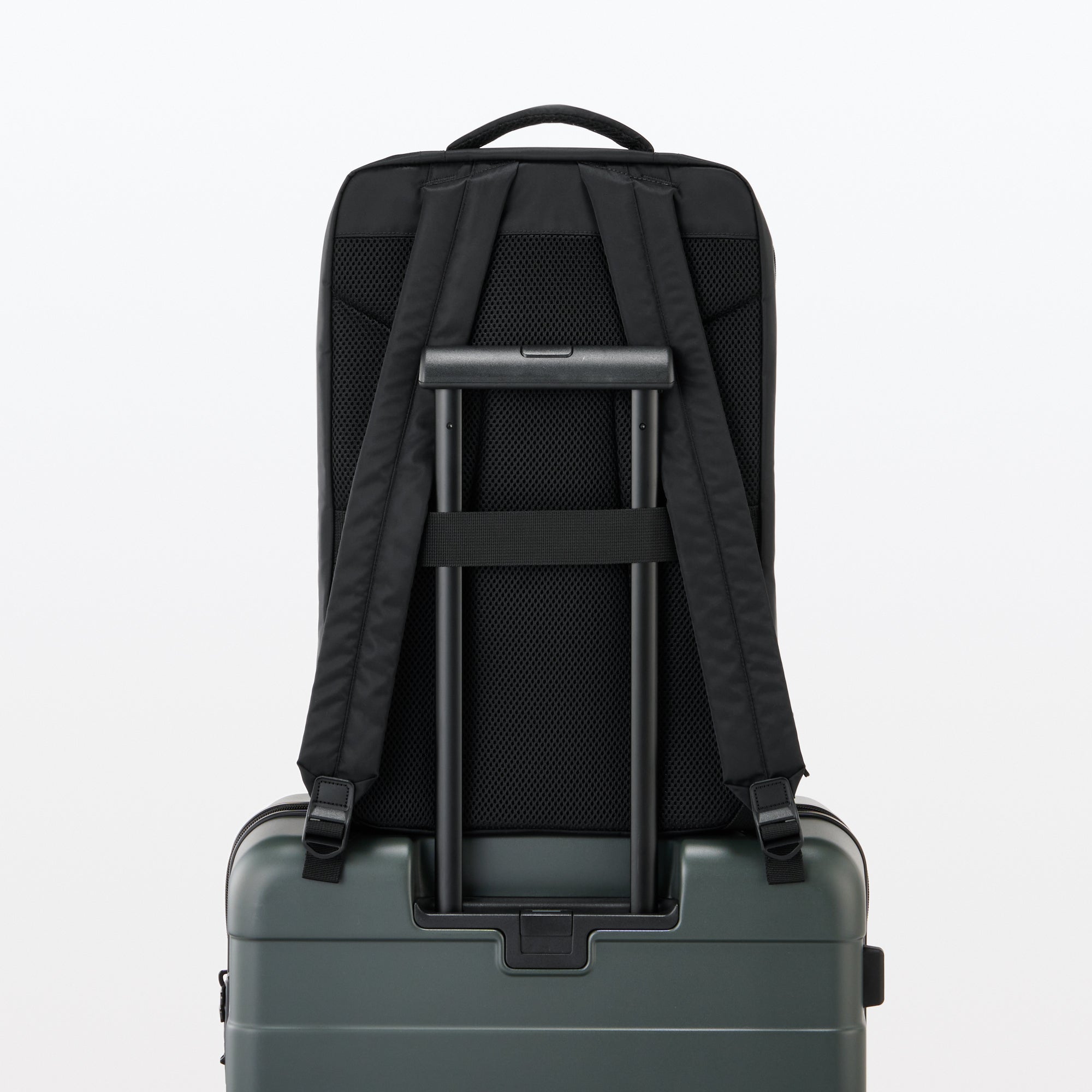 Less Tiring Backpack for Business - Image 15