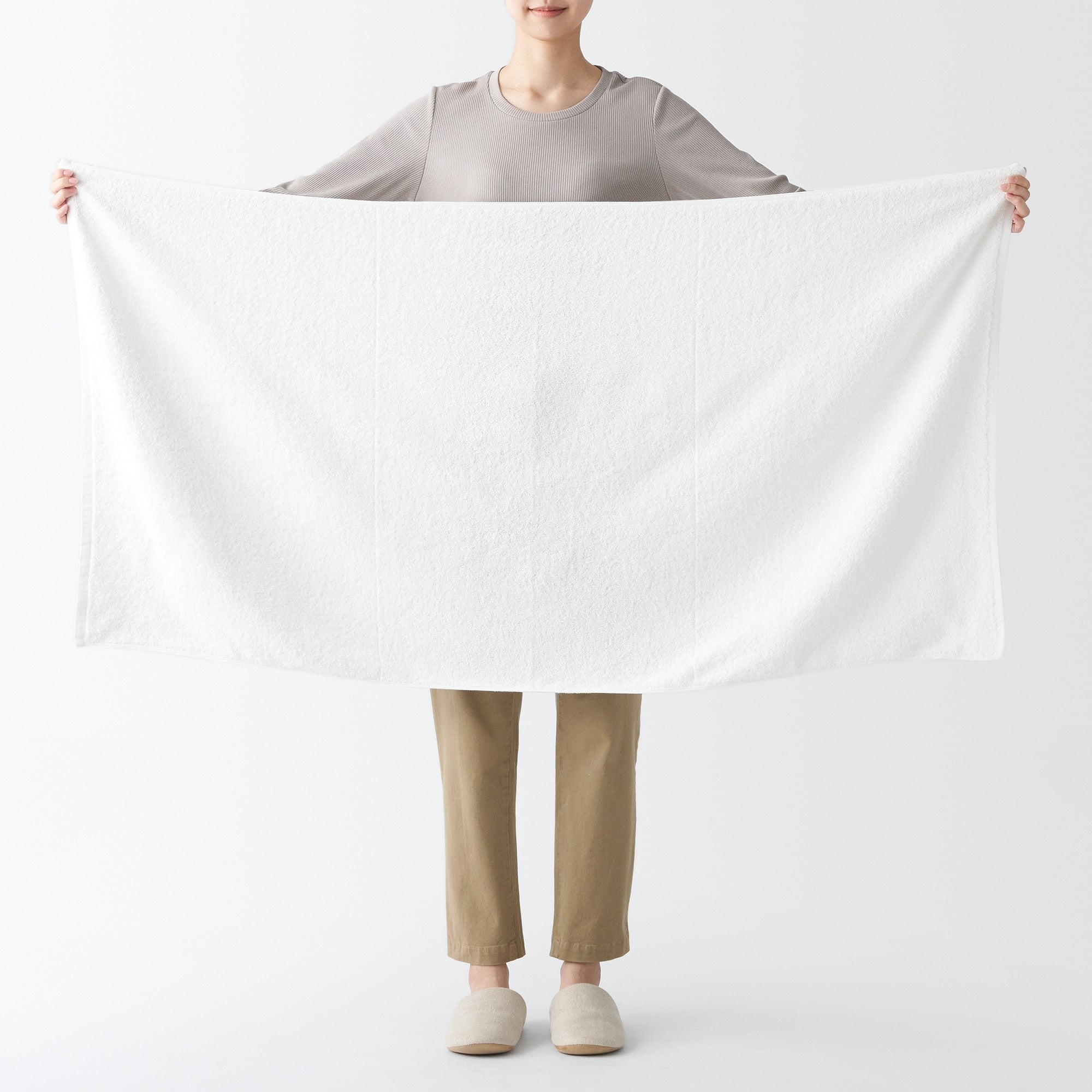 Twin Pile Bath Towel with Loop - Image 9