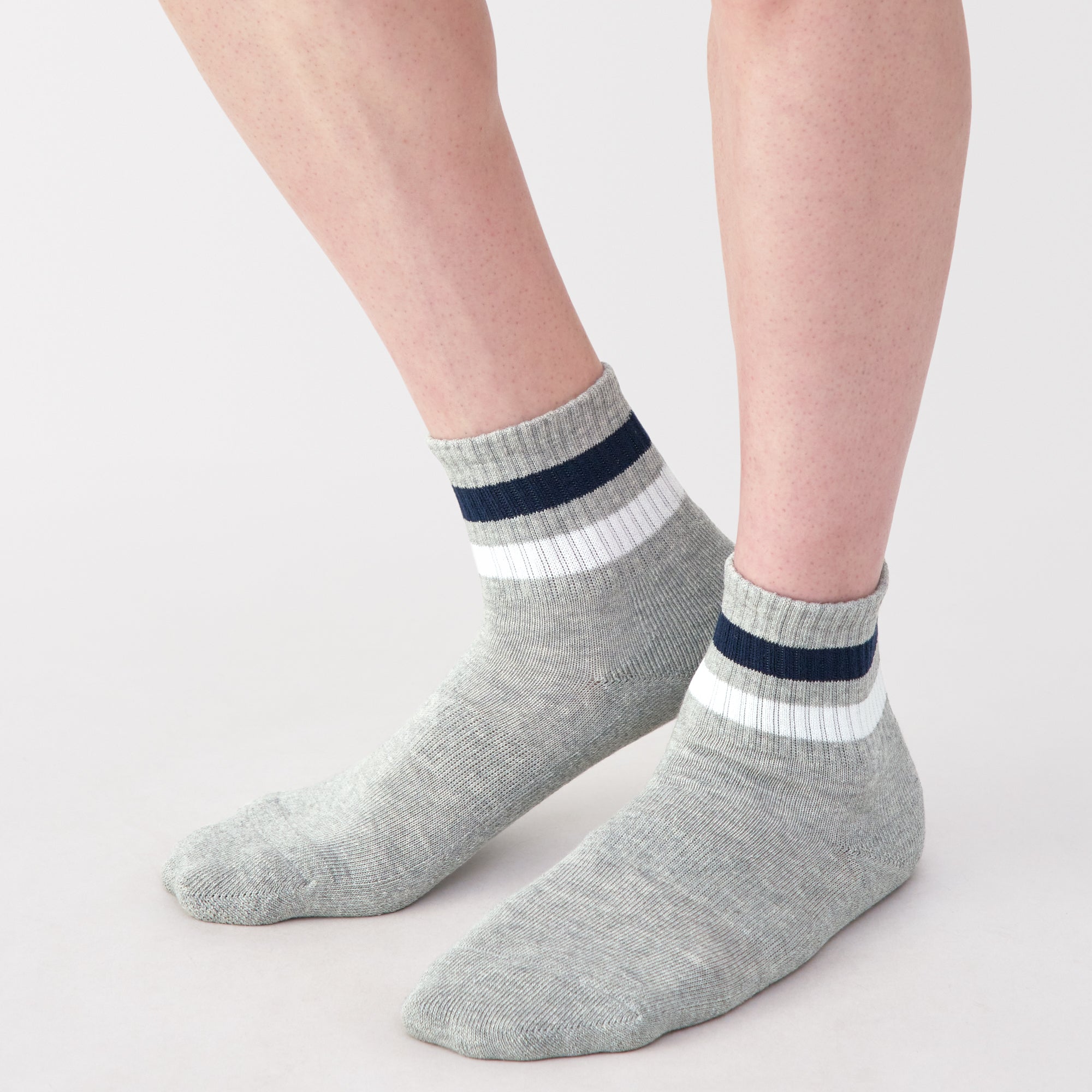 Right Angle Pile Short Socks - Image 7